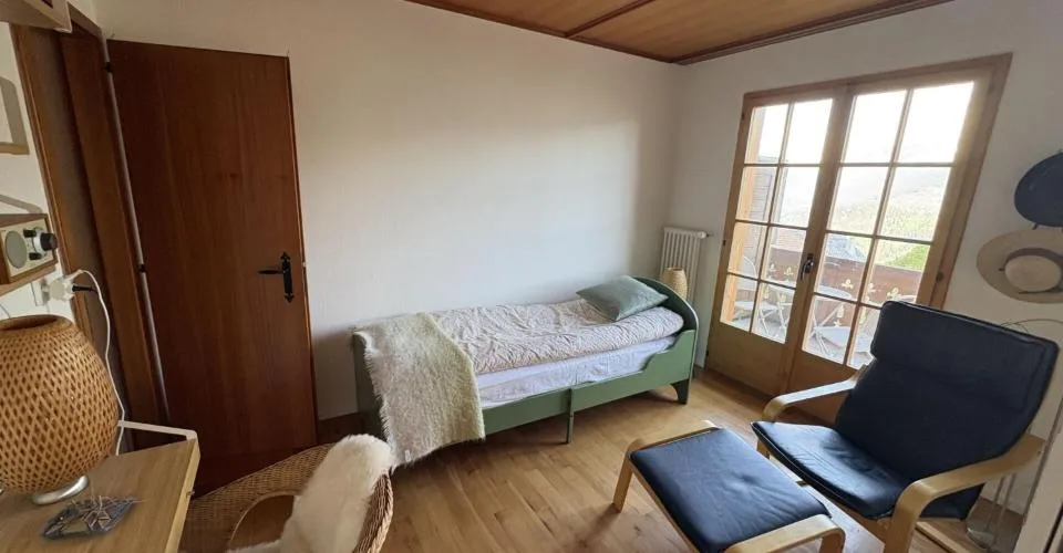 Charmante möblierte 4,5-Zimmer-Wohnung – Foto 3 von 8