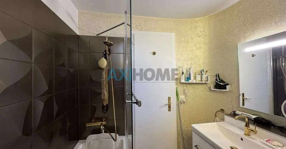 EN EXCLUSIVITÉ, à deux pas du lac avec vue exceptionnelle – photo 13 sur 13