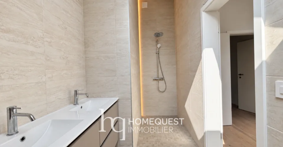 Schönes neues Apartment im Dachgeschoss mit Seeblick – Foto 11 von 12
