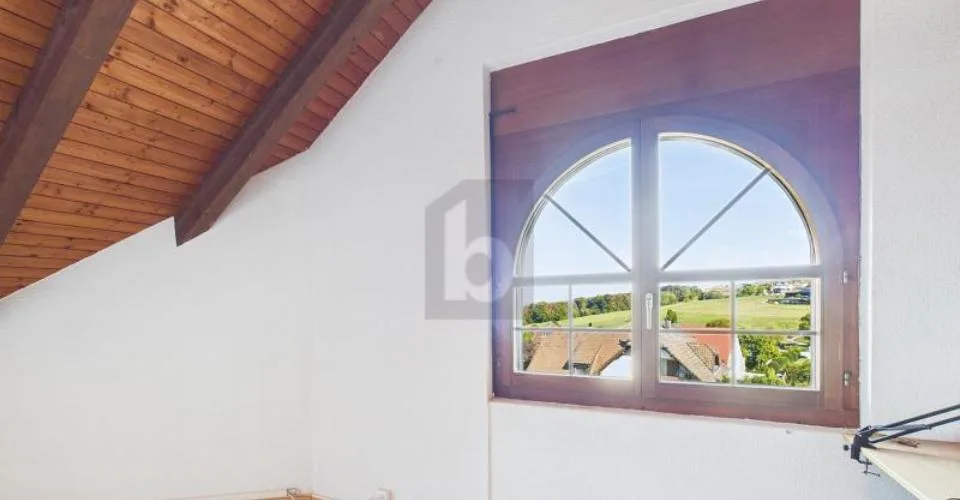 Avec galerie, cheminée et balcon ensoleillé ! – photo 8 sur 12