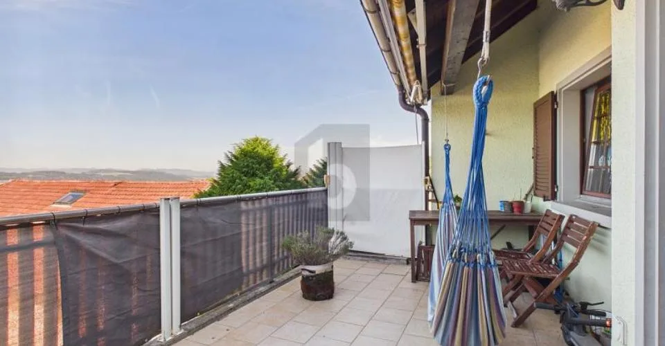 Avec galerie, cheminée et balcon ensoleillé ! – photo 9 sur 12