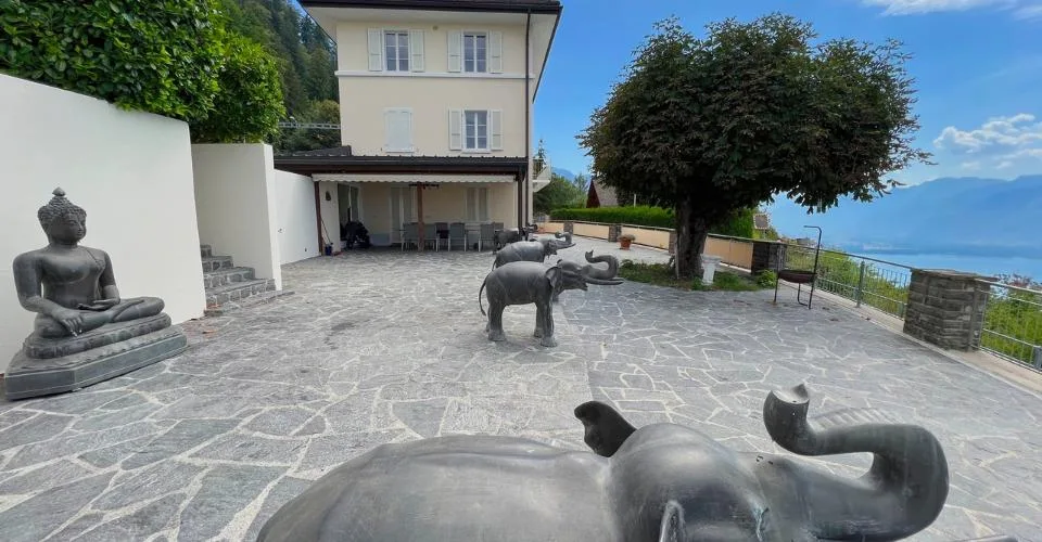 EN EXCLISIVITÉ ! Villa de maître avec vue panoramique sur Montreux – photo 4 sur 13