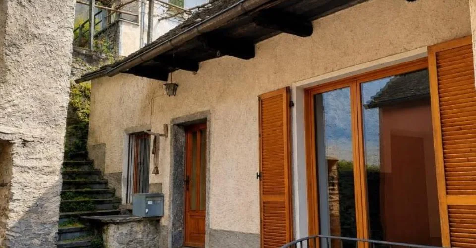 Elegantes Doppelhaus mit 7.5 Zimmern in Cevio – Foto 25 von 26