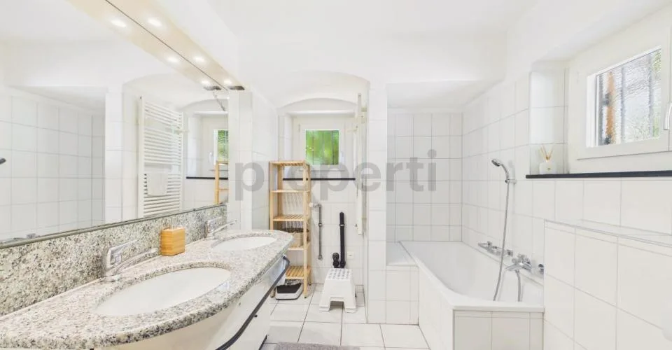 Luxurious Villa with Pool & Private Beach - Absolute Privacy at Lake Lucerne – photo 23 of 27