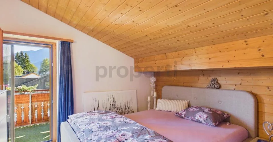 Süd-Balkon mit herrlicher Bergsicht: Gemütliches Dachgeschoss, Parkplatz inklusive, nah am Crestasee. Zweitwohnsitz möglich – Foto 21 von 27