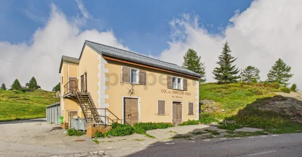 Historisches Pass-Juwel auf 2'005 m ü. M.: 228 m² Wohnfläche, alpine Traumkulisse und vielseitige Nutzung – Foto 10 von 16