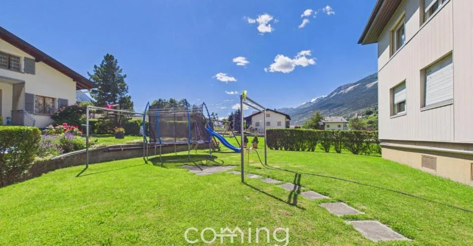 Familienfreundliche 4.5-Zimmer-Wohnung mit Balkon und traumhafter Aussicht in Susten – photo 6 of 13