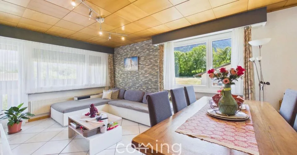 Familienfreundliche 4.5-Zimmer-Wohnung mit Balkon und traumhafter Aussicht in Susten – photo 2 of 13