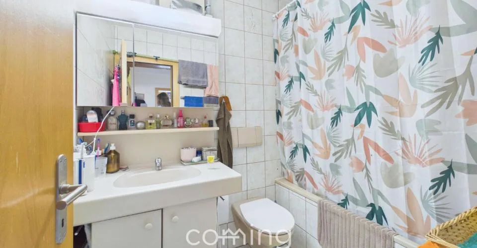 Familienfreundliche 4.5-Zimmer-Wohnung mit Balkon und traumhafter Aussicht in Susten – photo 9 of 13