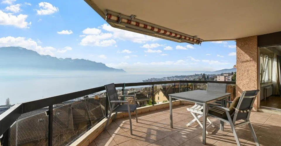 MONTREUX - AMPIO APPARTAMENTO DI 4.5 LOCALI CON VISTA IMPAREGGIABILE – foto 16 di 22