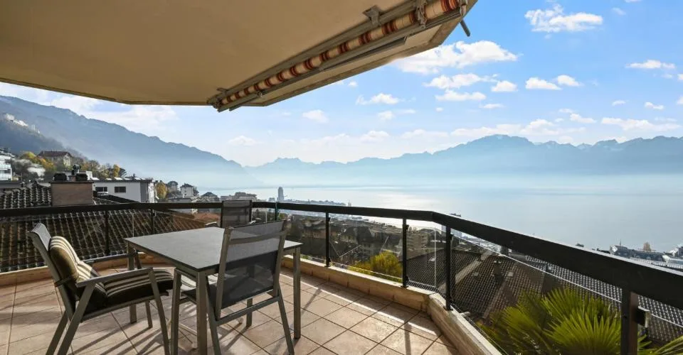 MONTREUX - AMPIO APPARTAMENTO DI 4.5 LOCALI CON VISTA IMPAREGGIABILE – foto 15 di 22