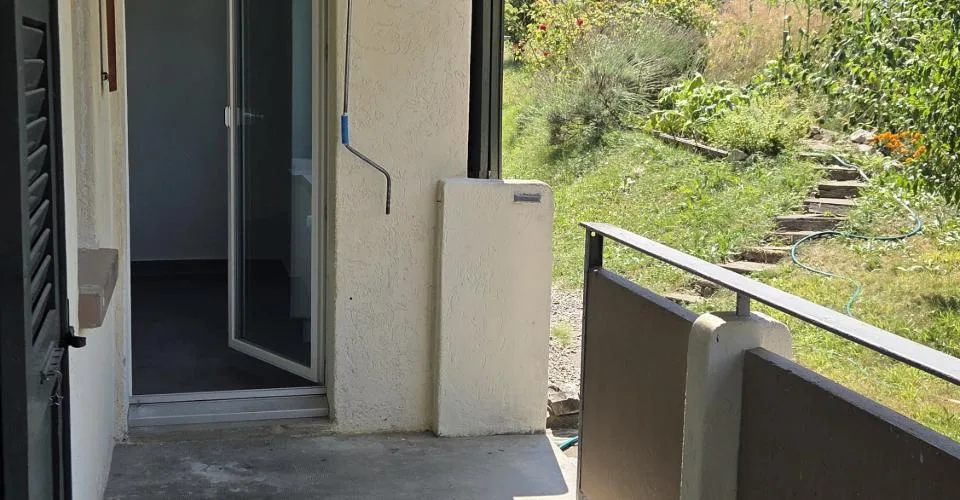 Appartement situé dans un petit immeuble de 3 étages. – foto 9 di 10