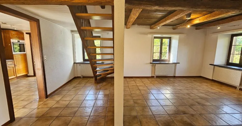 Appartement de 4.5 pièces sur 2 niveaux à louer à Vicques – Foto 8 von 13