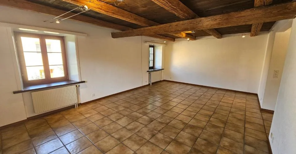 Appartement de 4.5 pièces sur 2 niveaux à louer à Vicques – Foto 10 von 13