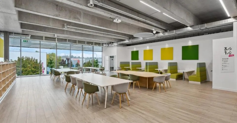 Découvrez votre nouvel espace showroom ou bureau au Centre iLife à Etoy ! – Foto 2 von 6