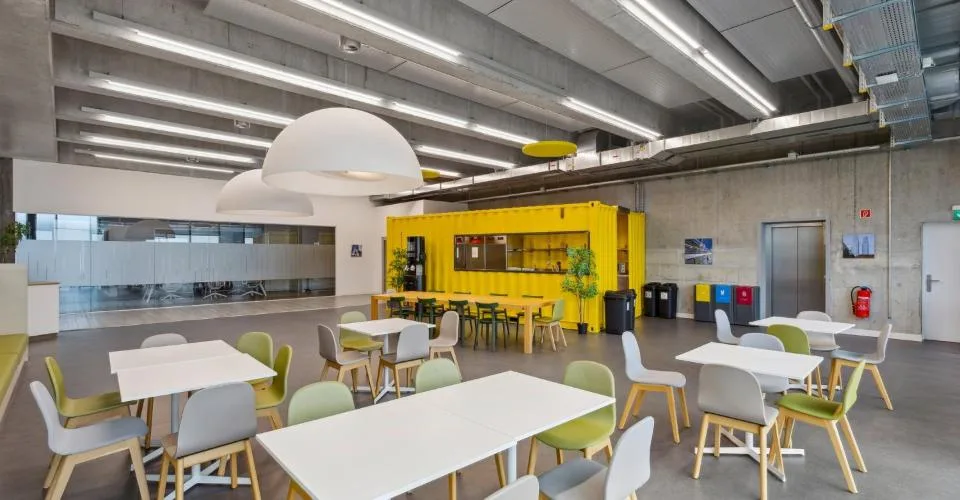 Découvrez votre nouvel espace showroom ou bureau au Centre iLife à Etoy ! – Foto 5 von 6