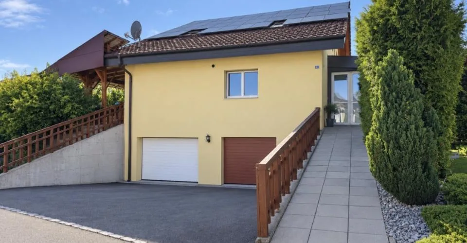 Maison individuelle aux volumes généreux avec appartement indépendant à Bulle – photo 2 sur 9