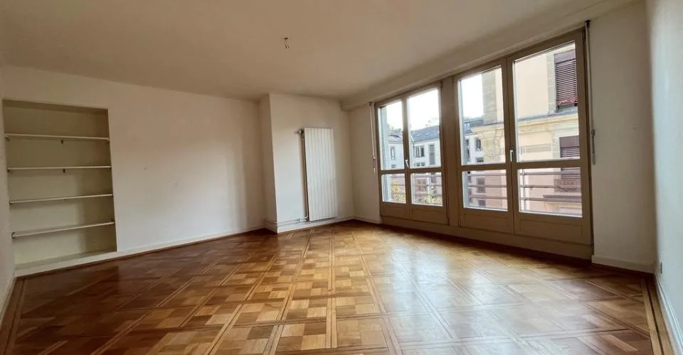 Appartement de 3.5 pièces proche de la gare et du centre ville – Foto 5 von 8