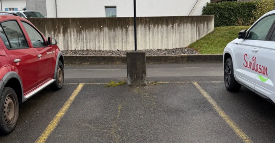 À louer - place de parc extérieure – Foto 2 von 3