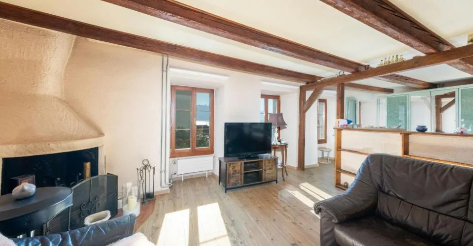 Une maison villageoise de caractère avec vue sur le lac – photo 8 sur 13