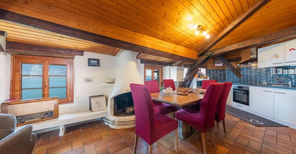Une maison villageoise de caractère avec vue sur le lac – photo 3 sur 13