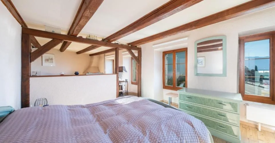 Une maison villageoise de caractère avec vue sur le lac – photo 11 sur 13