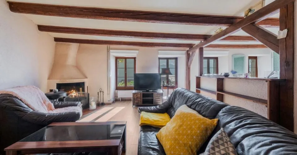 Une maison villageoise de caractère avec vue sur le lac – photo 9 sur 13