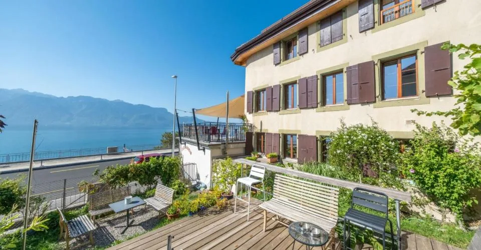 Une maison villageoise de caractère avec vue sur le lac – photo 5 sur 13