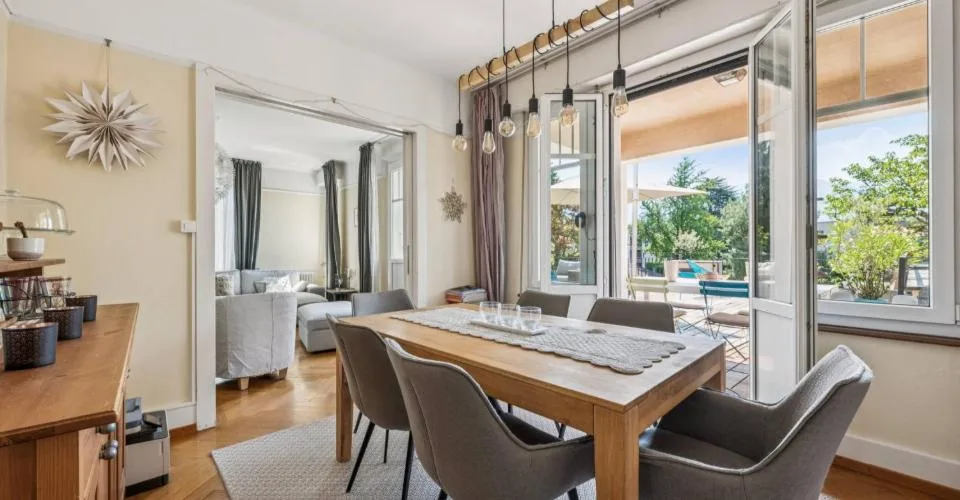 Villa de maître 13 pièces avec appartement indépendant, vue lac et montagnes – photo 15 sur 25