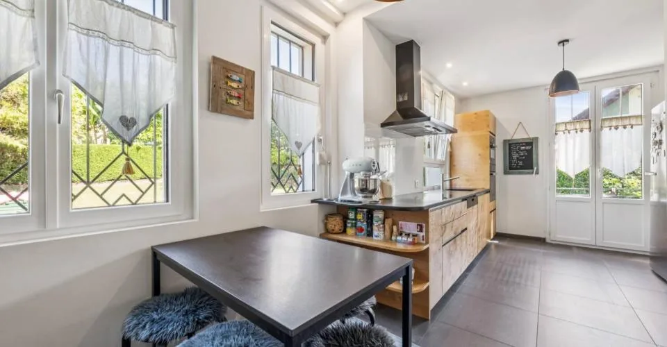Villa de maître 13 pièces avec appartement indépendant, vue lac et montagnes – photo 18 sur 25
