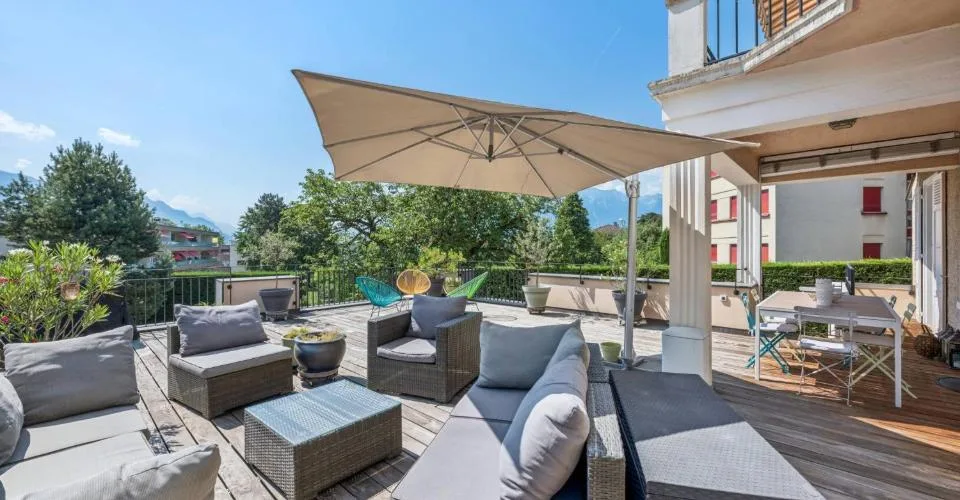 Villa de maître 13 pièces avec appartement indépendant, vue lac et montagnes – photo 16 sur 25