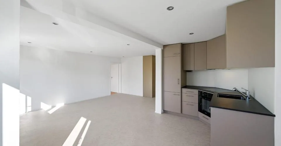 Appartement de 2.5 piÃ¨ces entiÃ¨rement rÃ©novÃ© au 2Ã¨me Ã©tage – foto 2 di 6
