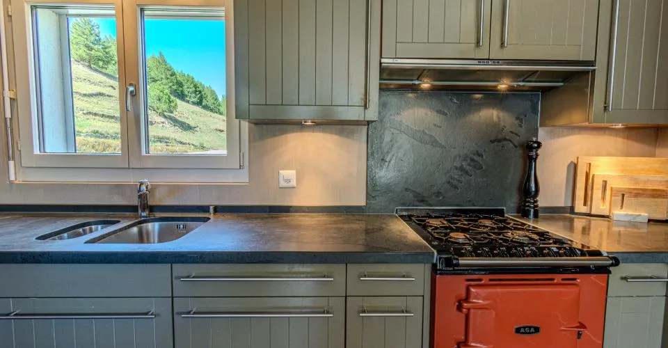 Chalet alpin exclusif à vendre dans la station enneigée de Saas-Fee – Foto 11 von 19