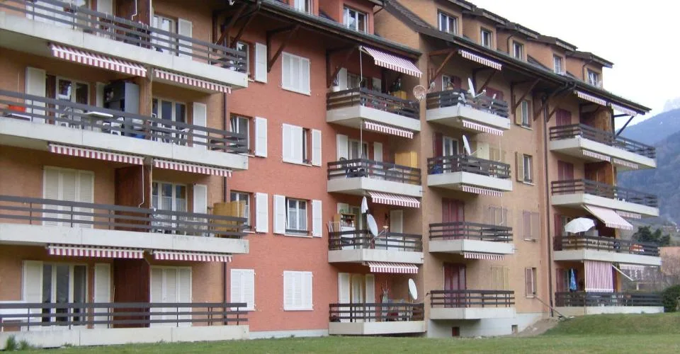 2.5 pièces au 5ème étage à Bex – Foto 3 von 10