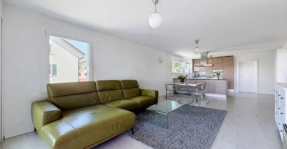 Lumineux 4,5 pièces avec grande terrasse – Foto 3 von 21
