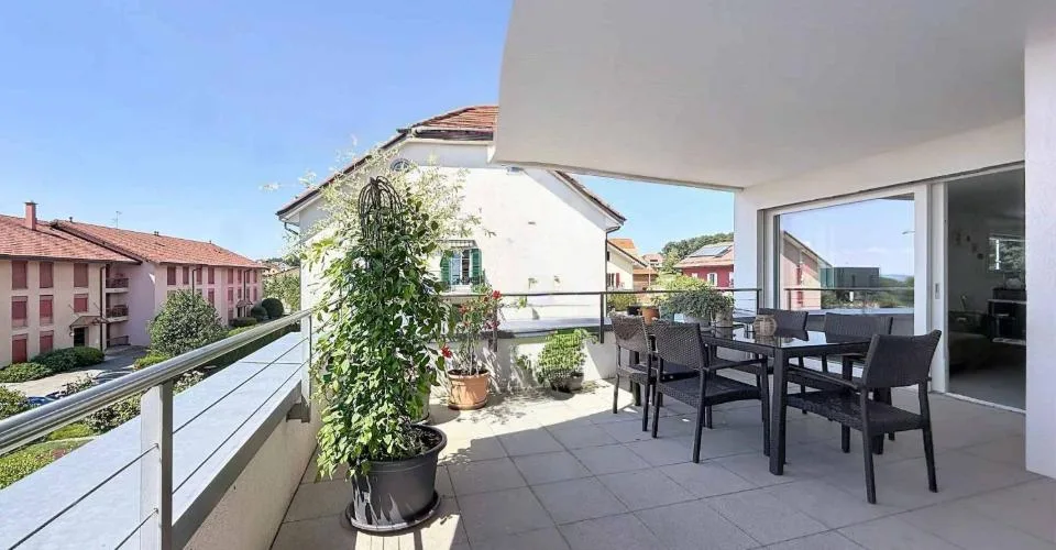 Lumineux 4,5 pièces avec grande terrasse – Foto 2 von 21