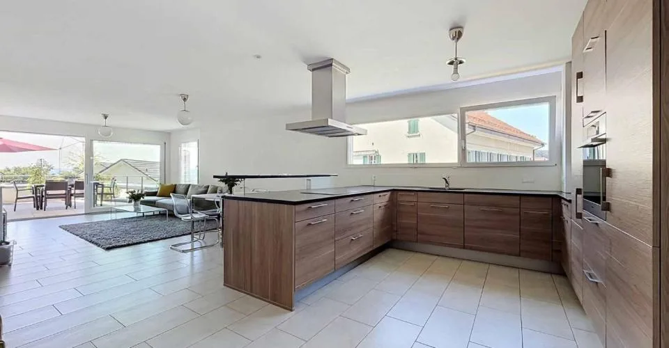Lumineux 4,5 pièces avec grande terrasse – Foto 4 von 21