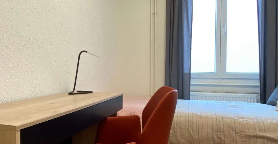 Chambre meublée dans un appartement rénové dans un emplacement de premier choix – Foto 3 von 11