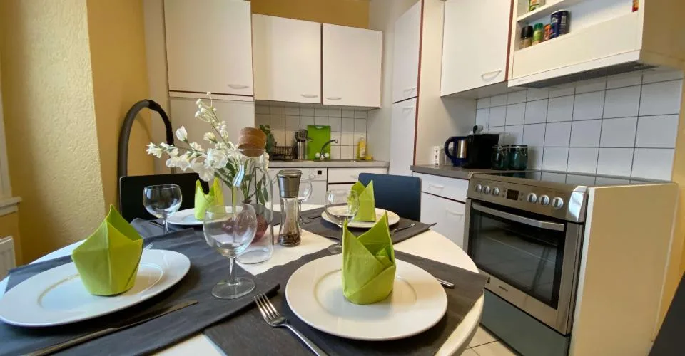 Chambre meublée dans un appartement rénové dans un emplacement de premier choix – Foto 10 von 11