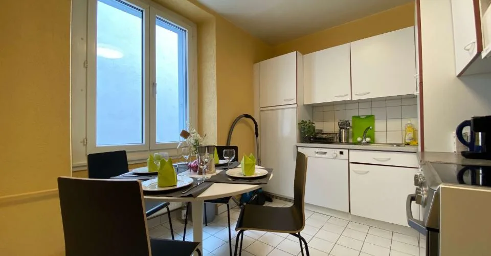 Chambre meublée dans un appartement rénové dans un emplacement de premier choix – Foto 6 von 11