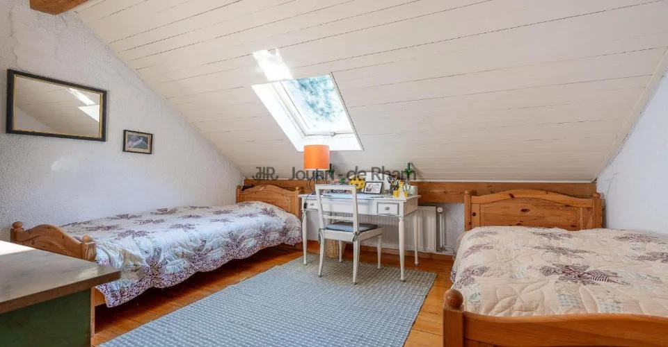 Essertines-sur-Rolle | Maison de charme et son annexe en zone village – Foto 11 von 13