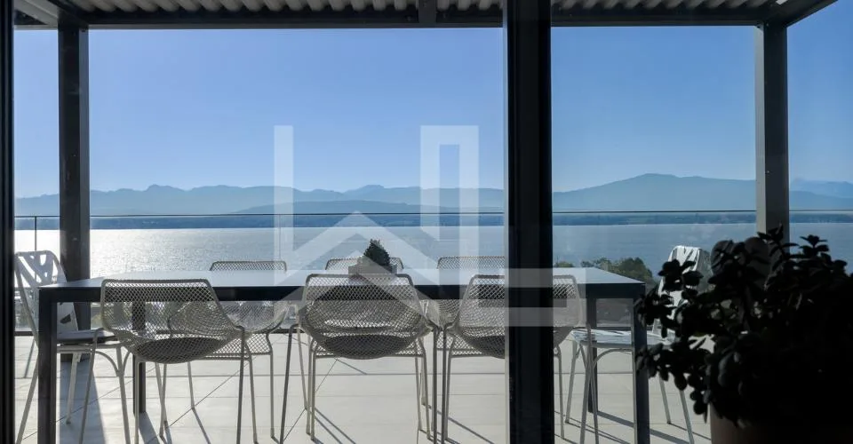 Propriété contemporaine d'exception – Vue panoramique lac – photo 10 sur 13