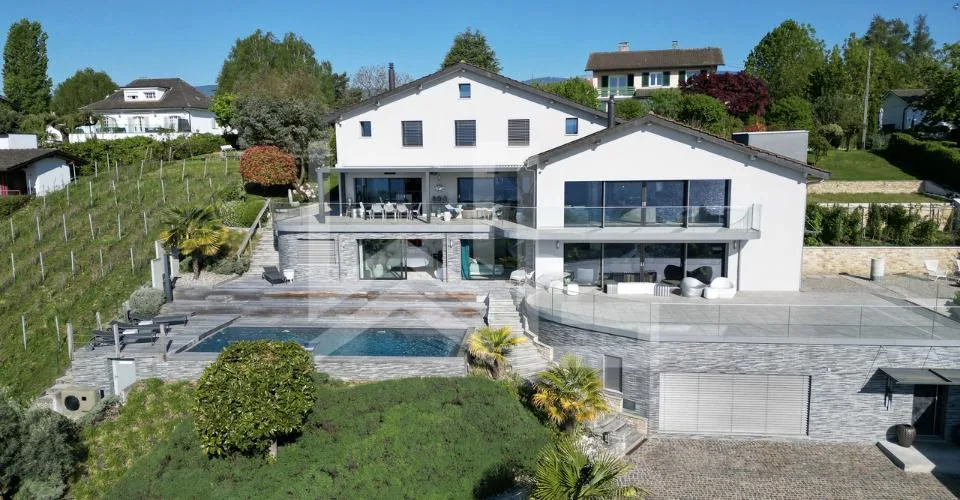 Propriété contemporaine d'exception – Vue panoramique lac – photo 2 sur 13