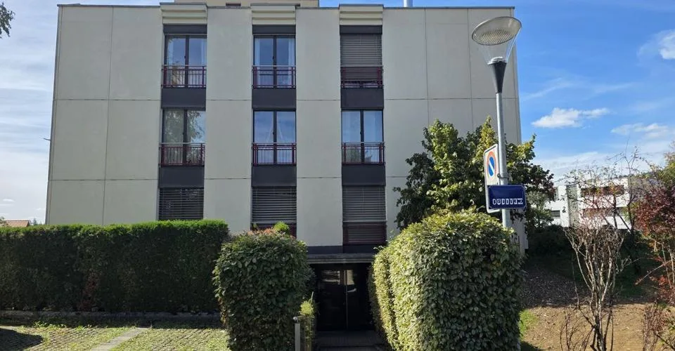 Appartement de 4 pièces avec jardin privatif et garage-box – Foto 2 von 10