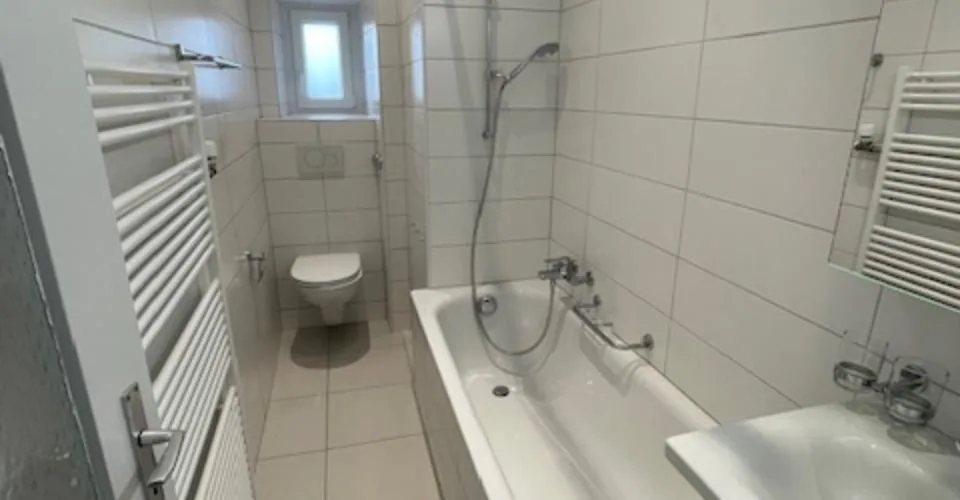Bel appartement de 3 pièces rénové avec jardin commun - Centre de Bienne – Foto 8 von 10