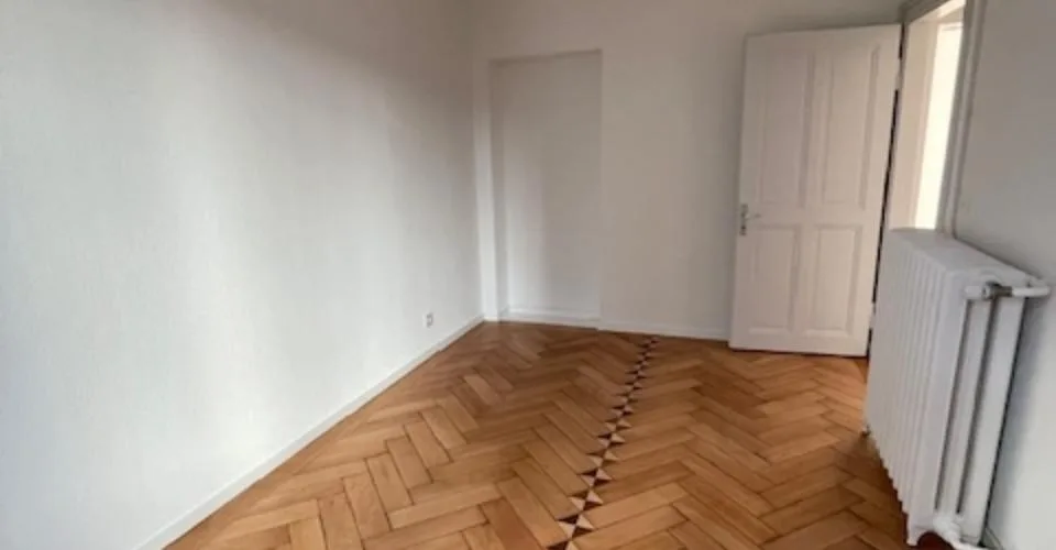 Bel appartement de 3 pièces rénové avec jardin commun - Centre de Bienne – Foto 4 von 10