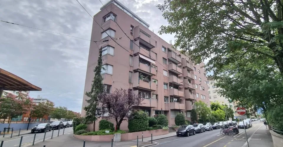 GRAND APPARTEMENT DE 6 PIÈCES – Foto 8 von 8