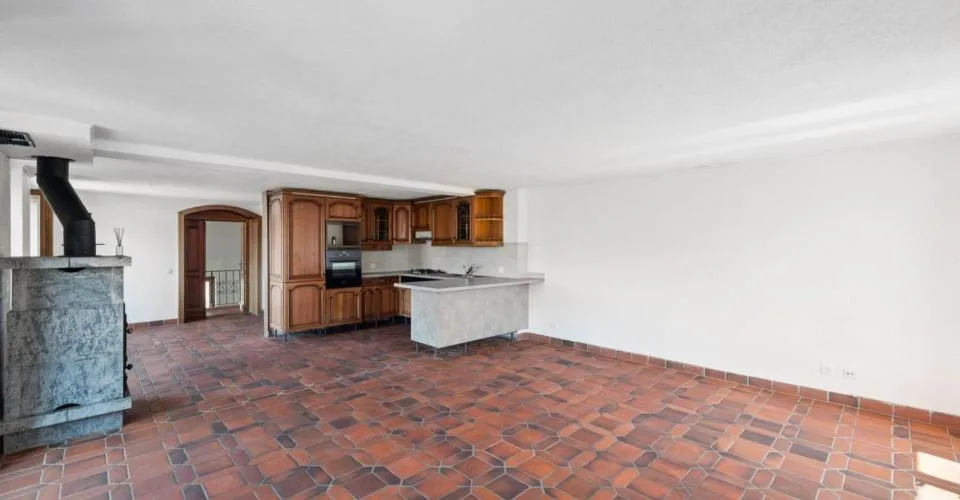 Maison de 3 appartements, aux généreux volumes et vue imprenable sur l – Foto 9 von 13