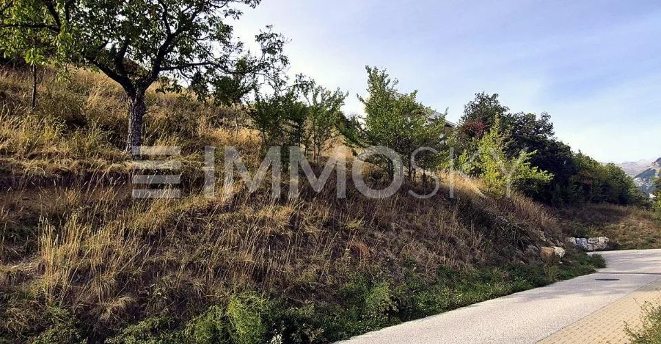 Terrain équipé avec vue sur la vallée – photo 3 sur 4