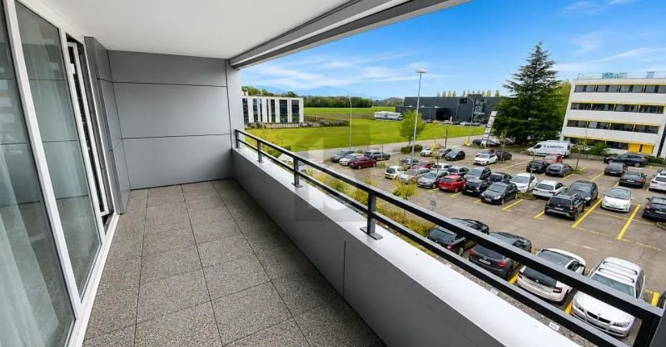 ÉTAGE BUREAUX À 4,39 % BRUT ET 35 PLACES DE PARC – foto 5 di 6